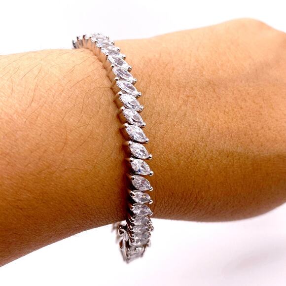Dazzling Ice Cubic Zirconia Over Rhodium and Silver Plated Tennis Bracelet - Picture 3 of 6